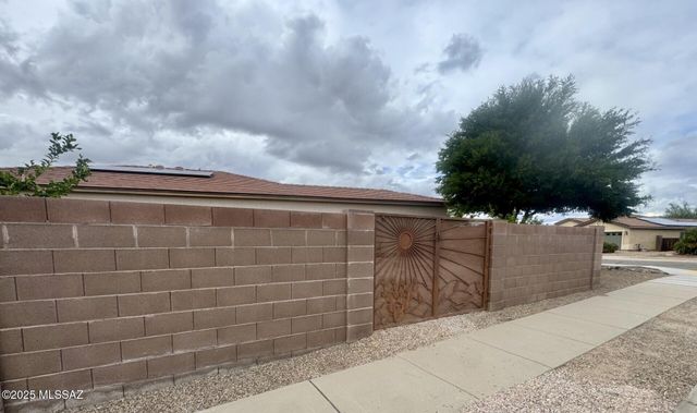 13564 E diablo creek Drive, Vail, AZ 85641