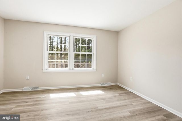 18246 WHITE PINE DR, Milford, VA 22514