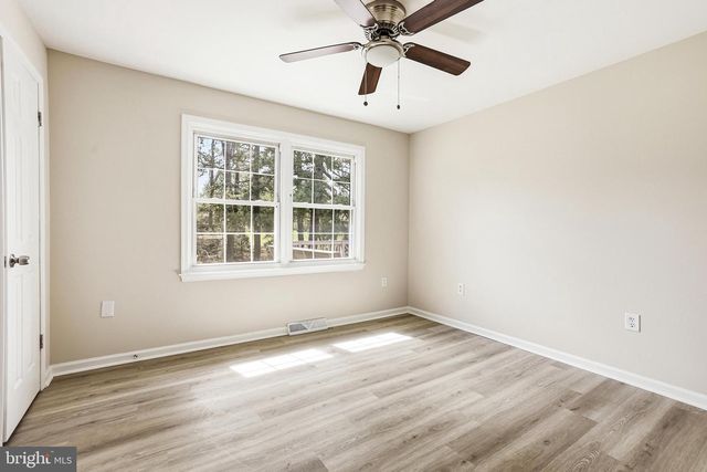 18246 WHITE PINE DR, Milford, VA 22514