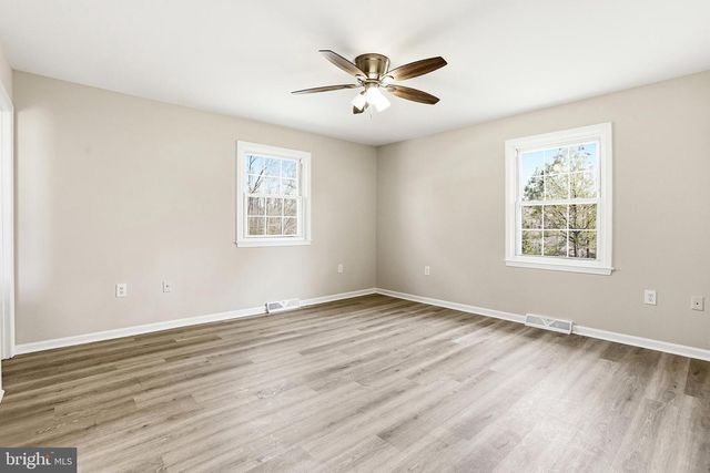 18246 WHITE PINE DR, Milford, VA 22514