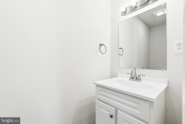 18246 WHITE PINE DR, Milford, VA 22514