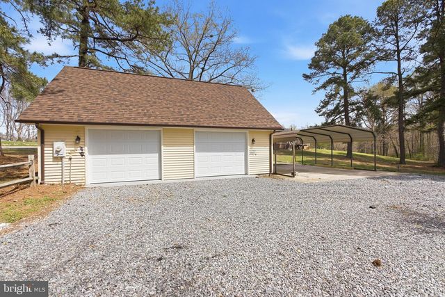 18246 WHITE PINE DR, Milford, VA 22514