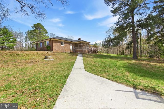18246 WHITE PINE DR, Milford, VA 22514