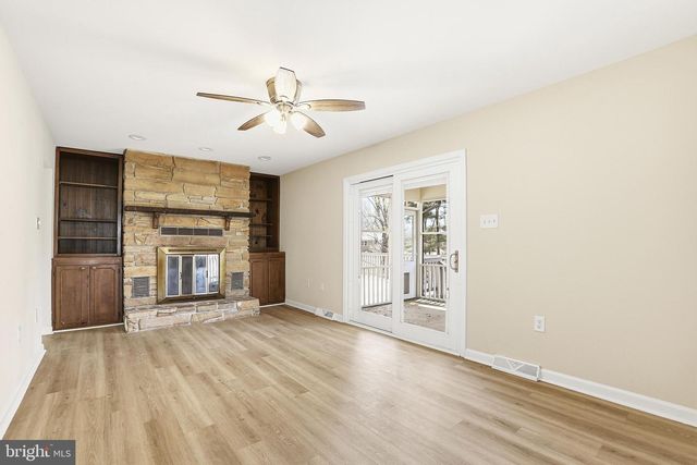 18246 WHITE PINE DR, Milford, VA 22514