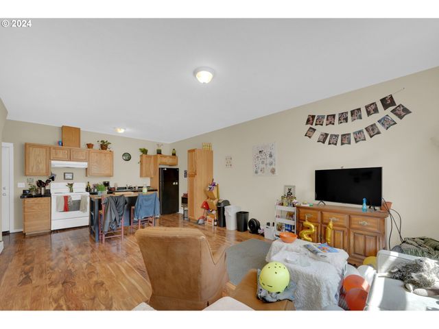 1857 PEARL St, Eugene, OR 97401