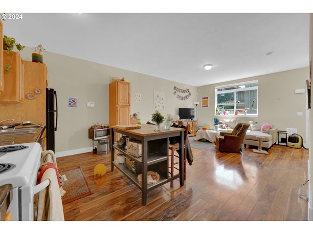 1857 PEARL St, Eugene, OR 97401