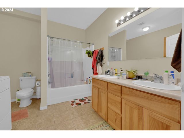 1857 PEARL St, Eugene, OR 97401