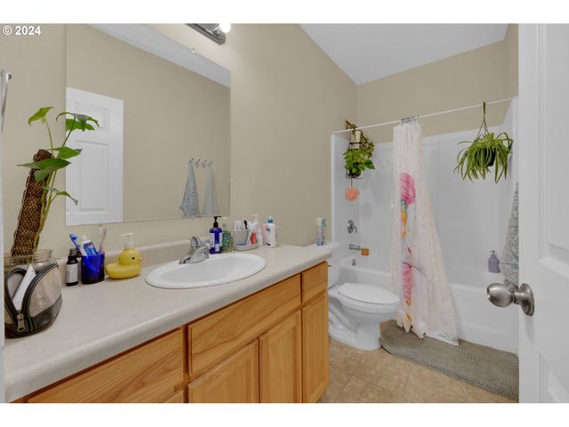 1857 PEARL St, Eugene, OR 97401