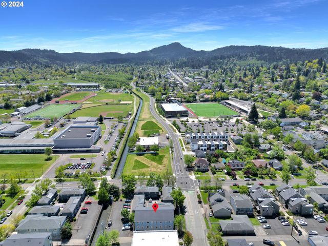 1857 PEARL St, Eugene, OR 97401