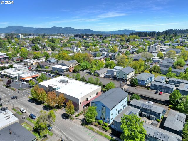 1857 PEARL St, Eugene, OR 97401