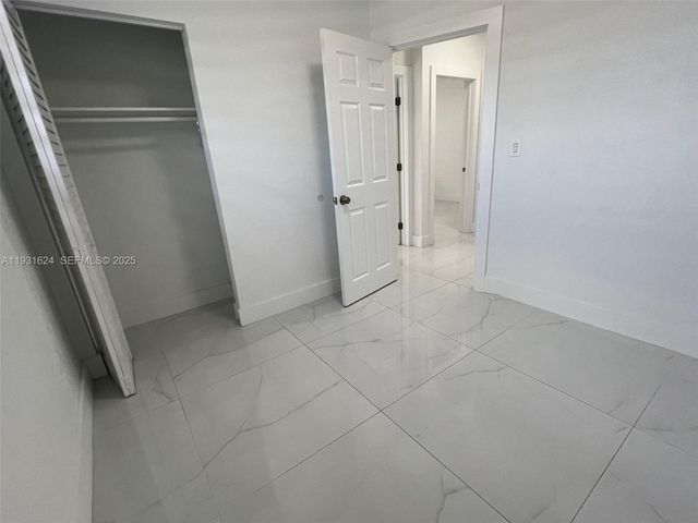 5470 W 8th Ln, Hialeah, FL 33012