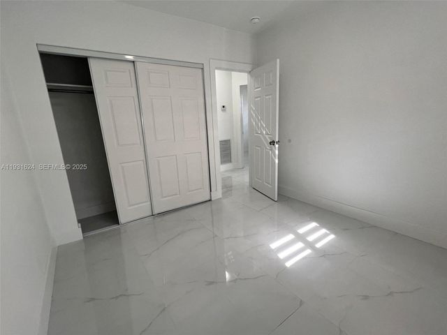 5470 W 8th Ln, Hialeah, FL 33012