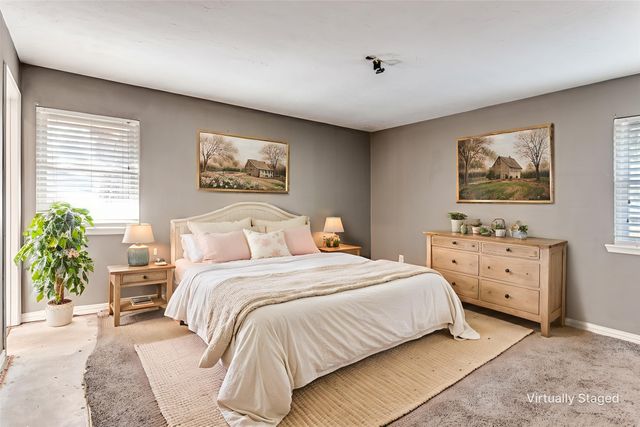 102 Hillside Drive W, Burleson, TX 76028