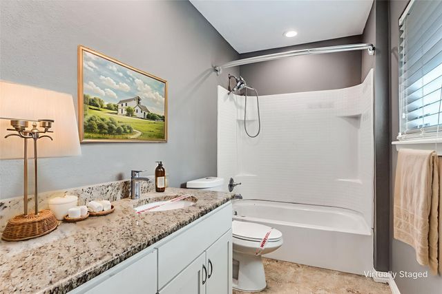 102 Hillside Drive W, Burleson, TX 76028