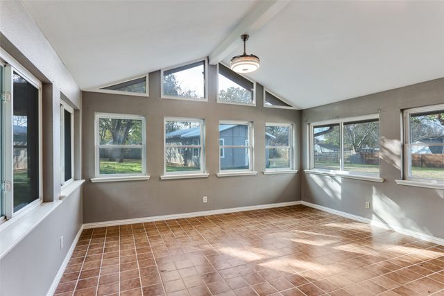 102 Hillside Drive W, Burleson, TX 76028