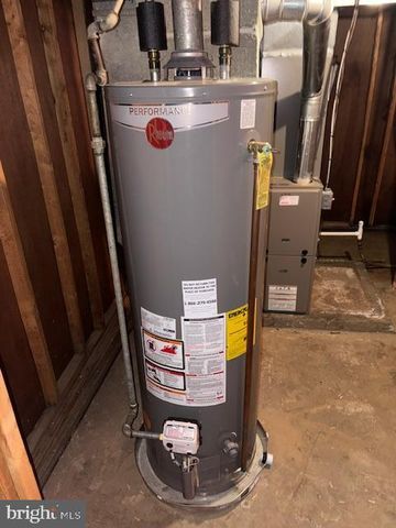 816 WILSON RD, Wilmington, DE 19803