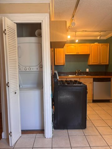 423 W 31st Street 102, Minneapolis, MN 55408