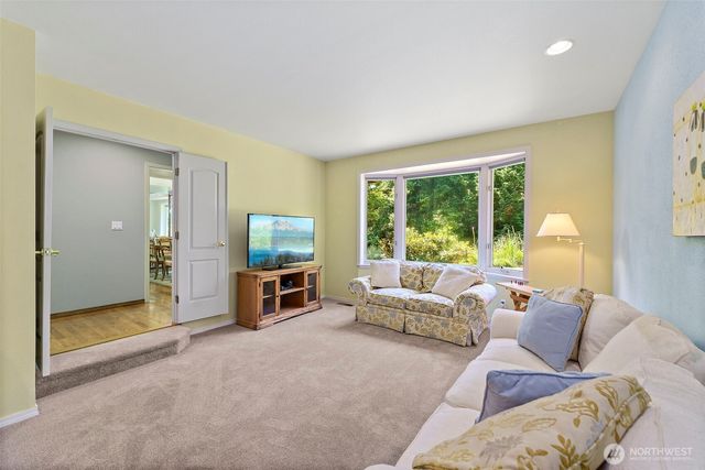 22200 Sweeney Road SE, Maple Valley, WA 98038