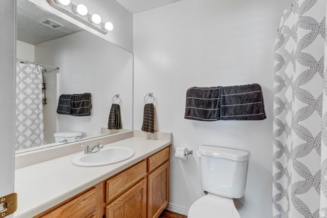 4752 W ITALIAN CT, West Jordan, UT 84084