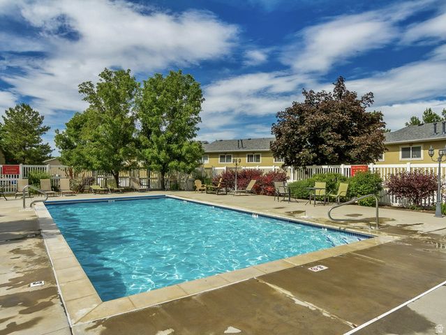 4752 W ITALIAN CT, West Jordan, UT 84084