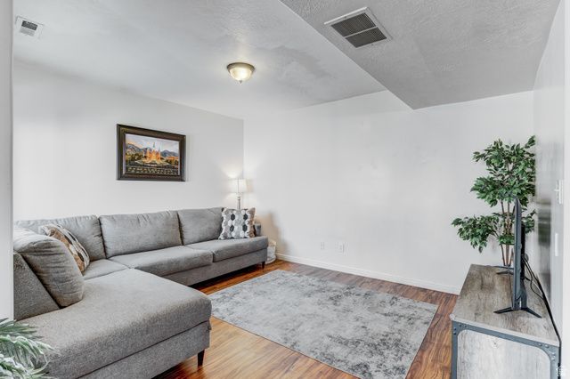 4752 W ITALIAN CT, West Jordan, UT 84084