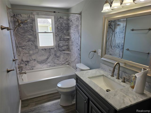 1236 Decamp Street, Burton, MI 48529