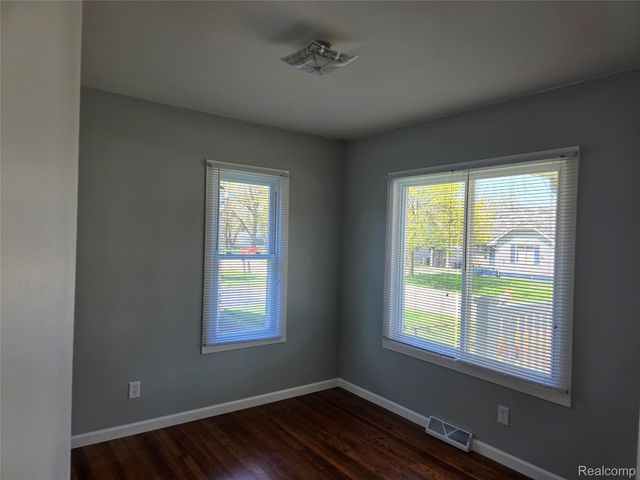 1236 Decamp Street, Burton, MI 48529