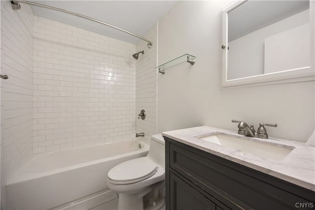 4175 Old Winding, Onondaga, NY 13215