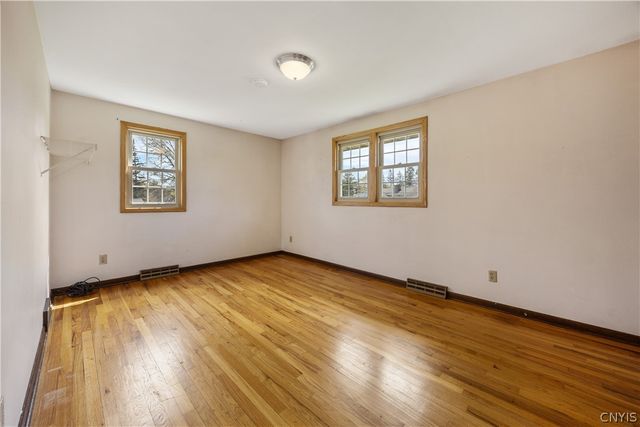 4175 Old Winding, Onondaga, NY 13215