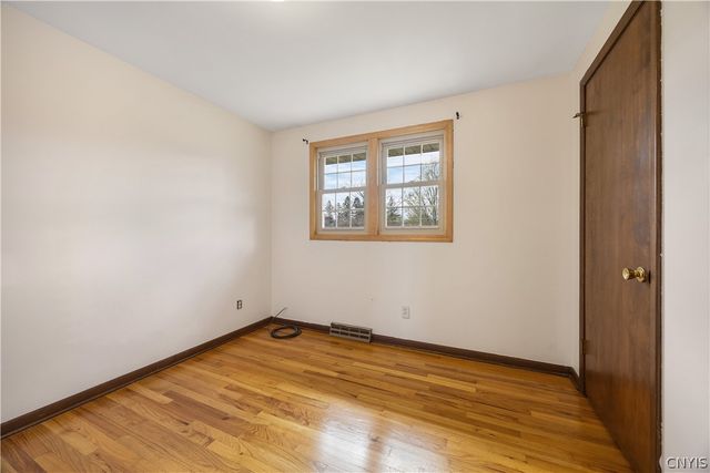 4175 Old Winding, Onondaga, NY 13215