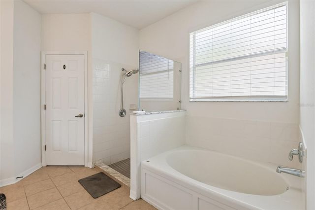 7926 TERRACE RIDGE DRIVE, Temple Terrace, FL 33637