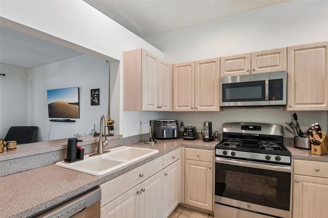 7926 TERRACE RIDGE DRIVE, Temple Terrace, FL 33637