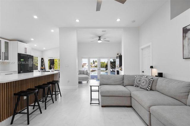 18501 NW 55th Ave, Miami Gardens, FL 33055