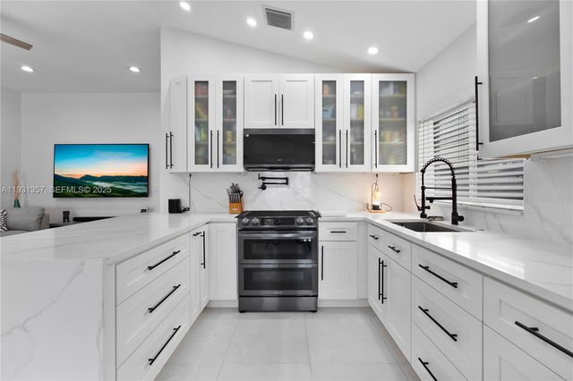 18501 NW 55th Ave, Miami Gardens, FL 33055