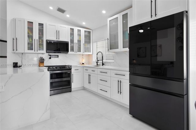 18501 NW 55th Ave, Miami Gardens, FL 33055