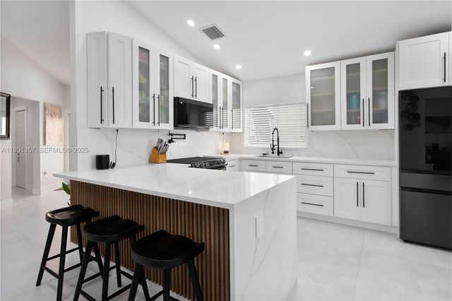 18501 NW 55th Ave, Miami Gardens, FL 33055