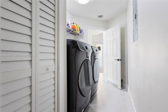 18501 NW 55th Ave, Miami Gardens, FL 33055