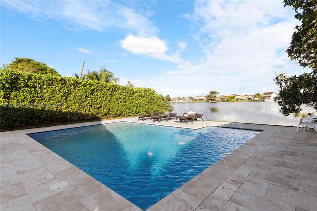 18501 NW 55th Ave, Miami Gardens, FL 33055