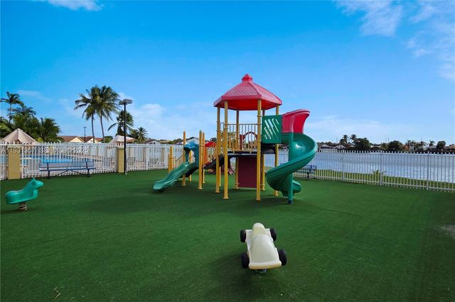 18501 NW 55th Ave, Miami Gardens, FL 33055