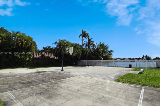 18501 NW 55th Ave, Miami Gardens, FL 33055