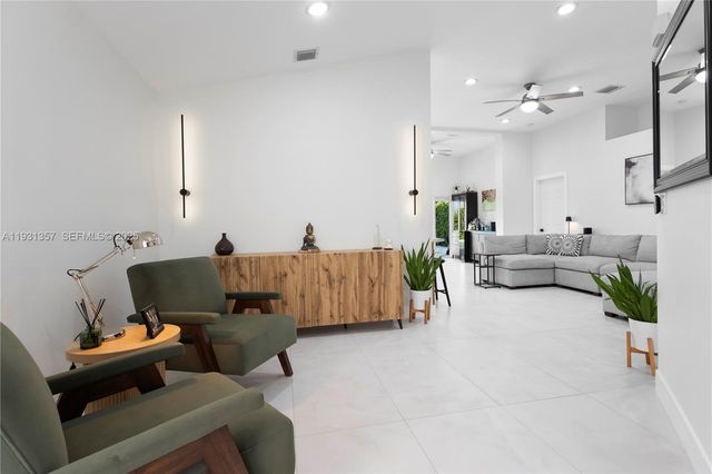 18501 NW 55th Ave, Miami Gardens, FL 33055