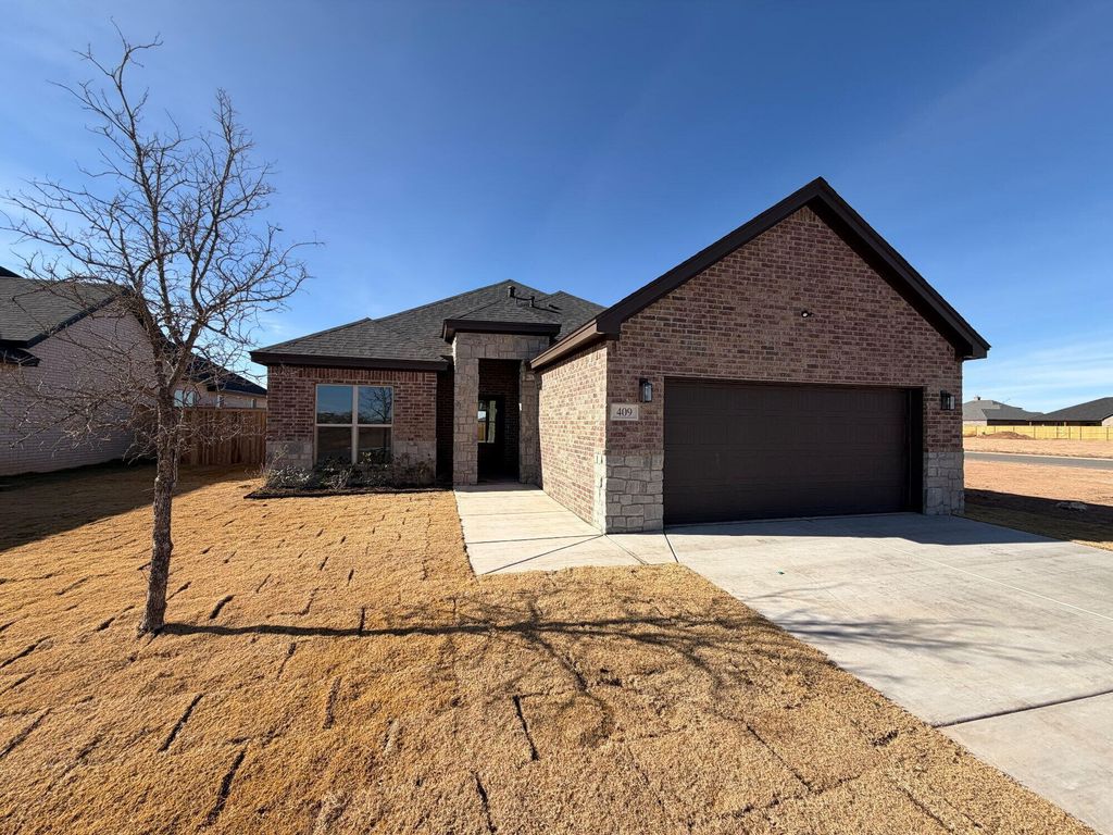 409 Essex Lane, Wolfforth, TX 79382