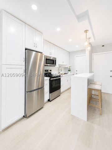 6330 SW 79th St 4, South Miami, FL 33143