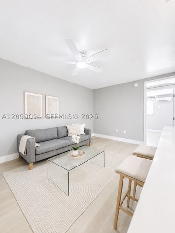 6330 SW 79th St 4, South Miami, FL 33143