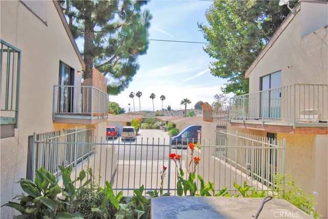 746 N Eucalyptus Avenue 16, Inglewood, CA 90302