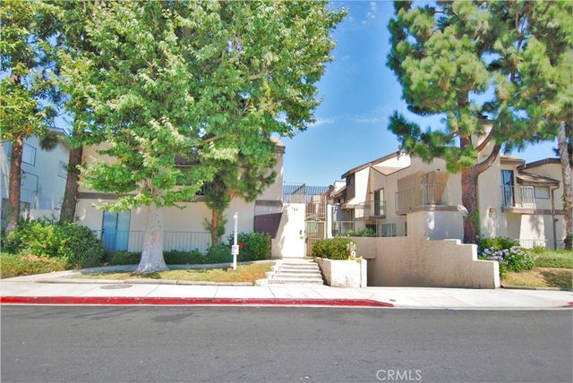 746 N Eucalyptus Avenue 16, Inglewood, CA 90302