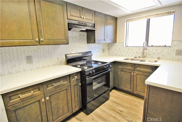 746 N Eucalyptus Avenue 16, Inglewood, CA 90302
