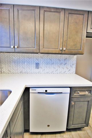 746 N Eucalyptus Avenue 16, Inglewood, CA 90302