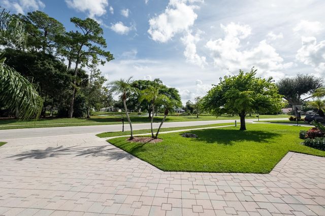 15622 CYPRESS PARK Drive, Wellington, FL 33414