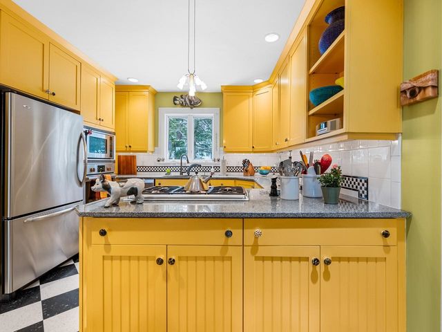 27 Loomis Street, Montpelier, VT 05602